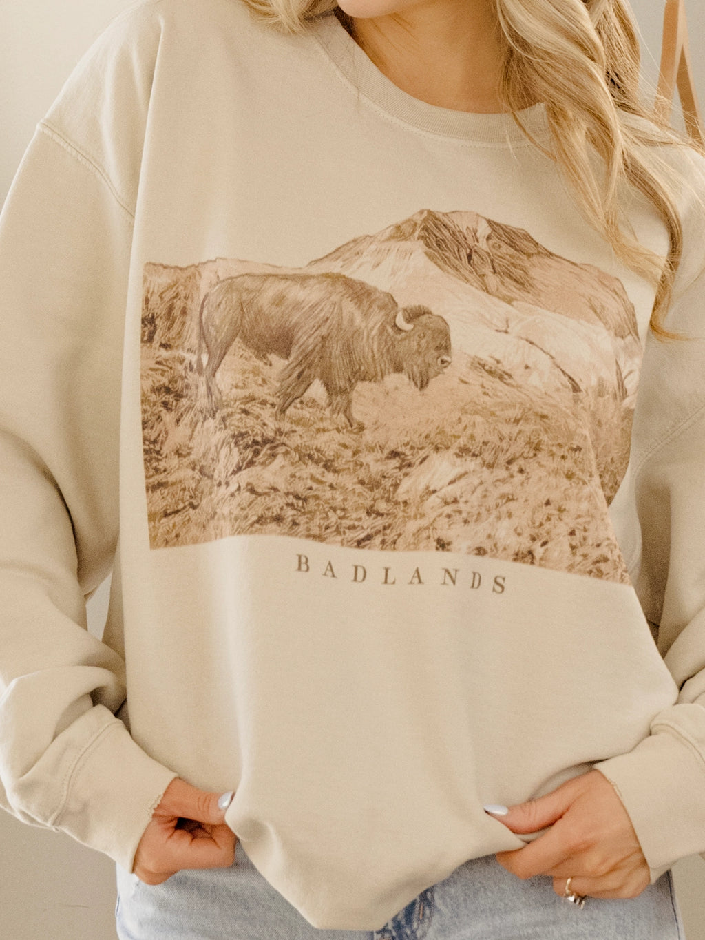 Badlands Bison Sand Thrifted Graphic Crewneck