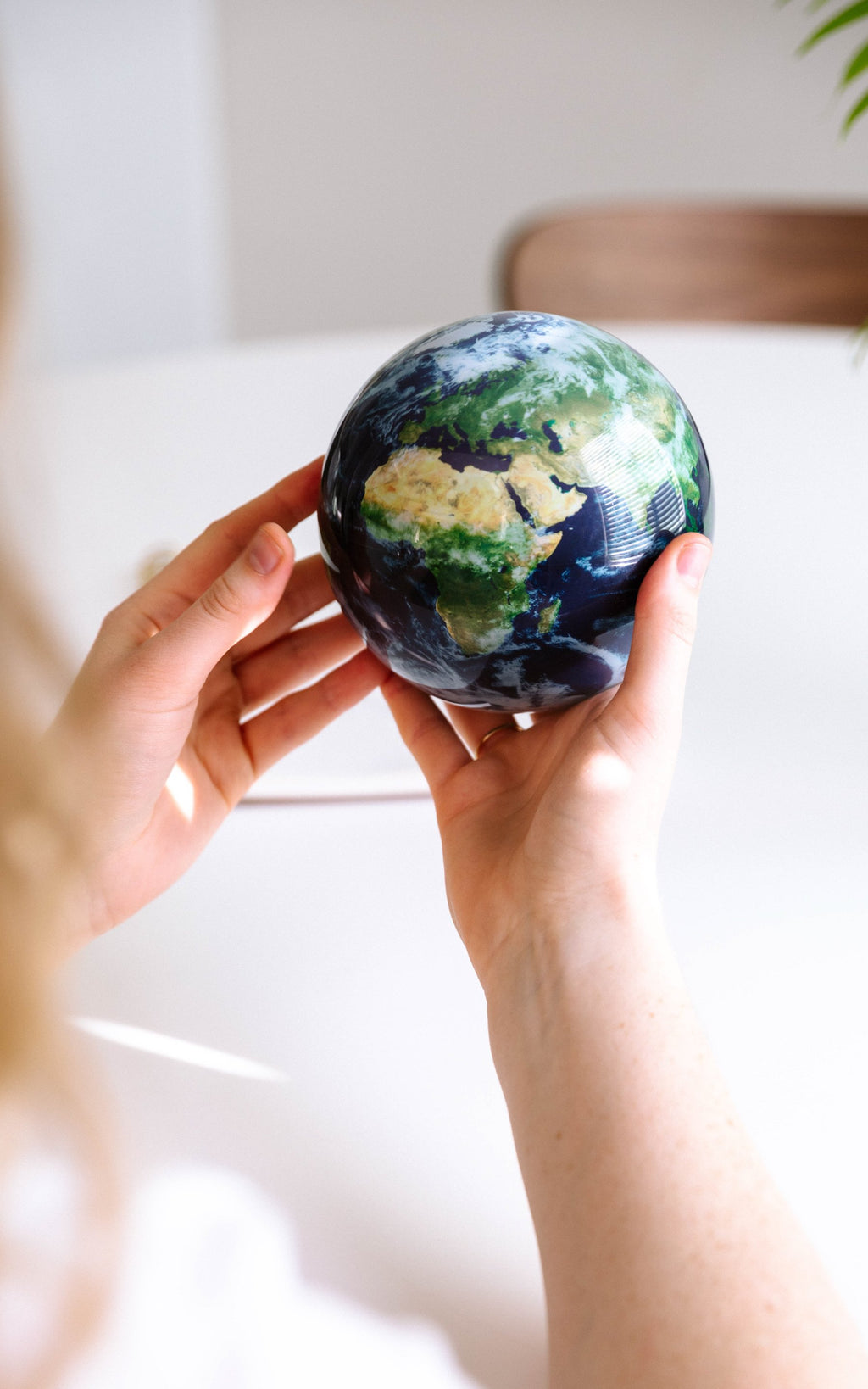 4.5" MOVA Globe