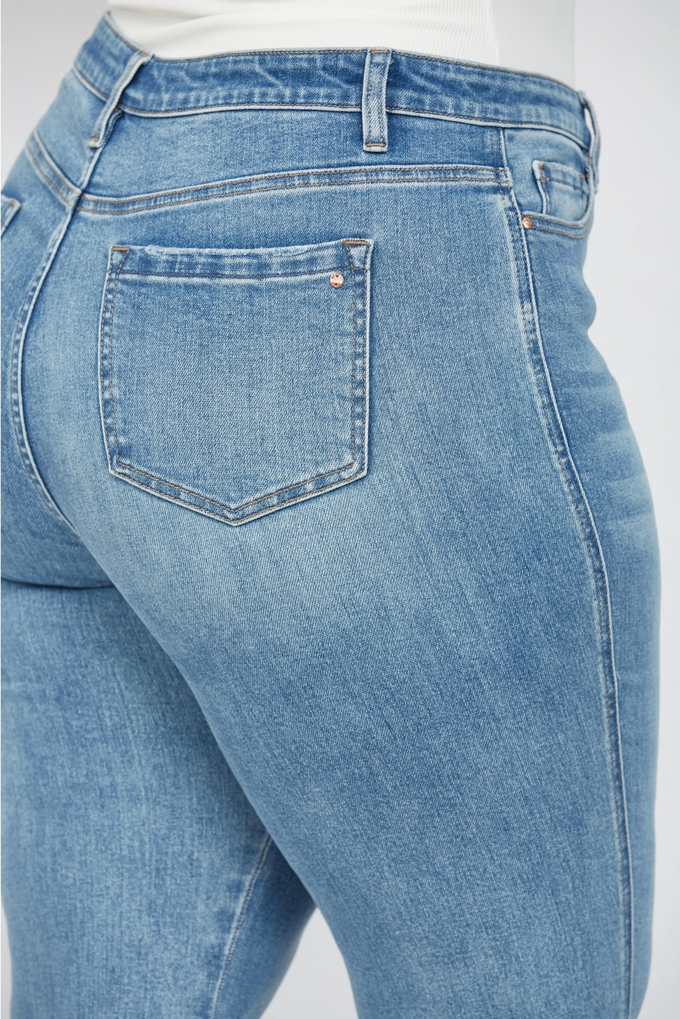 Mica High-Rise Crop Flare