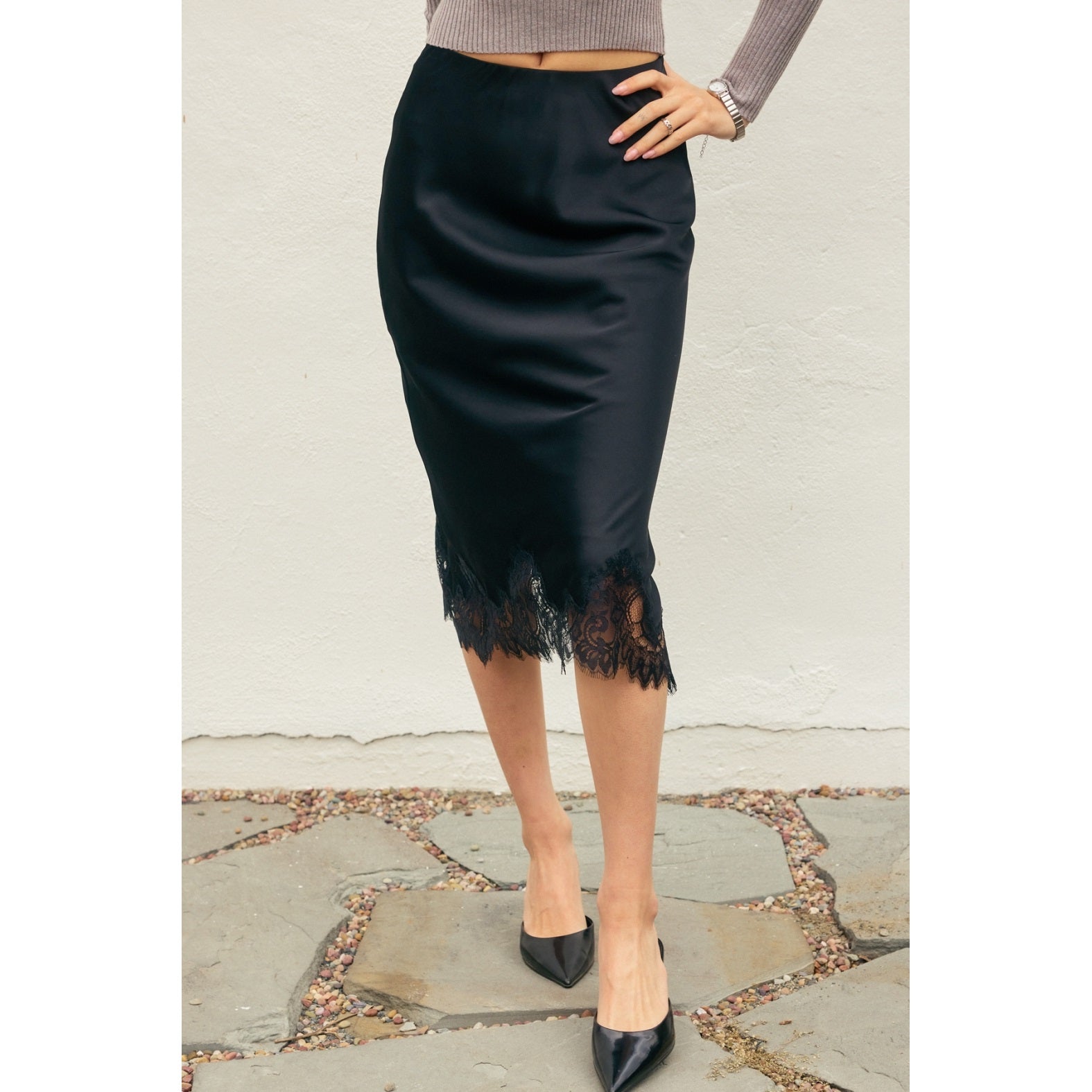 Dull Satin Lace Hem Pencil Skirt